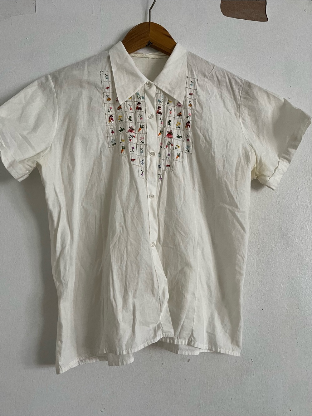 White Embroidered Short-Sleeve Button-Up Shirt